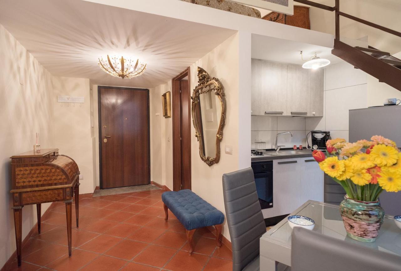 Napoli Centro, A Windows On The Monuments Apartment Luaran gambar