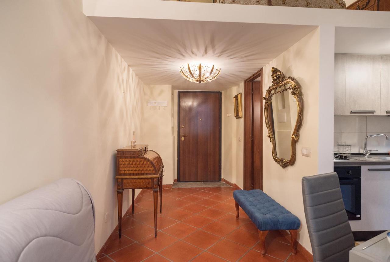 Napoli Centro, A Windows On The Monuments Apartment Luaran gambar